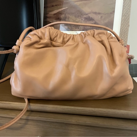 New! Mansur Gavriel Exclusive Mini Cloud Clutch Bag in Trucco Nude Tan Beige - Picture 6 of 10
